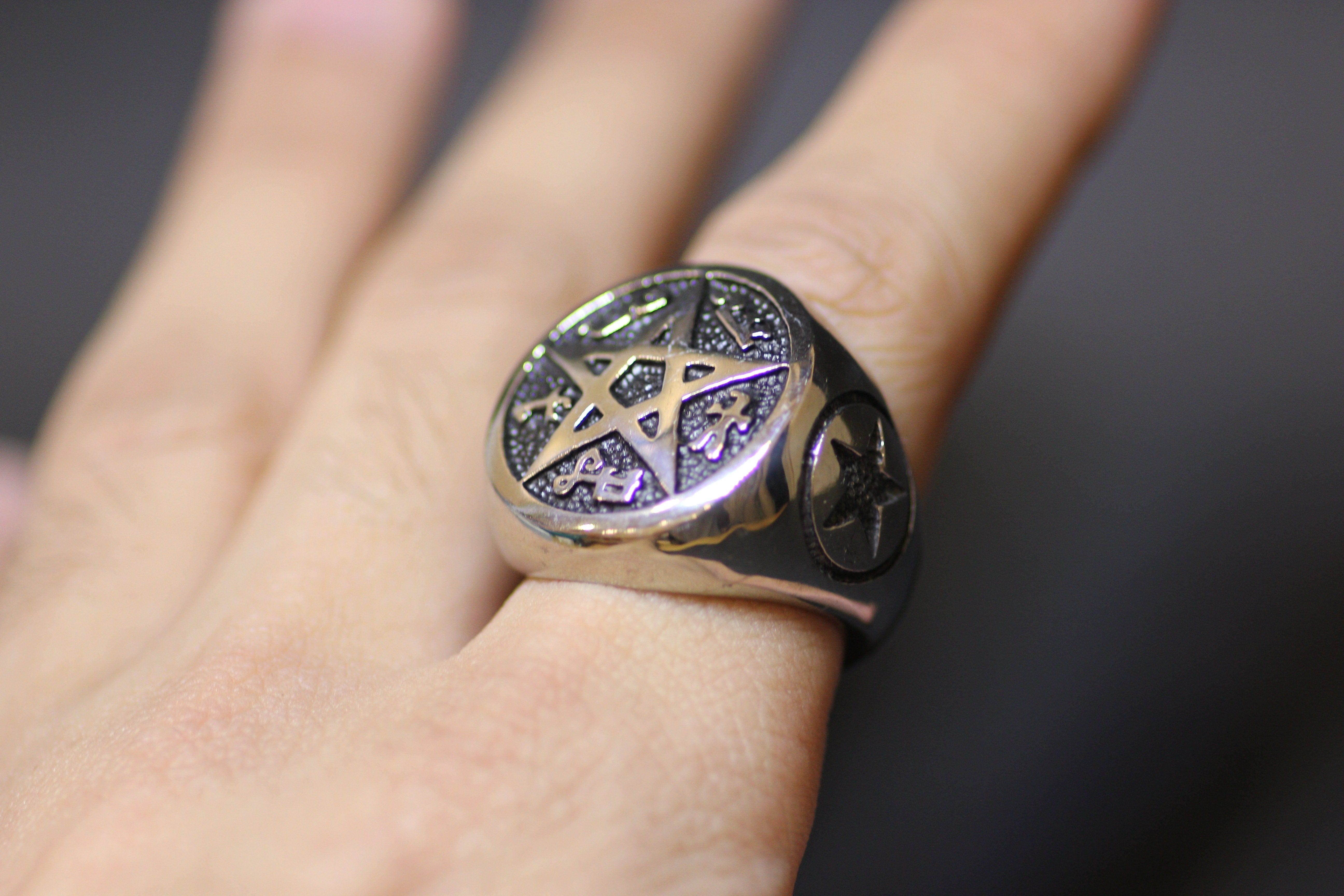 Gold Ripentagram Ring Pentagram Ring – Feltro